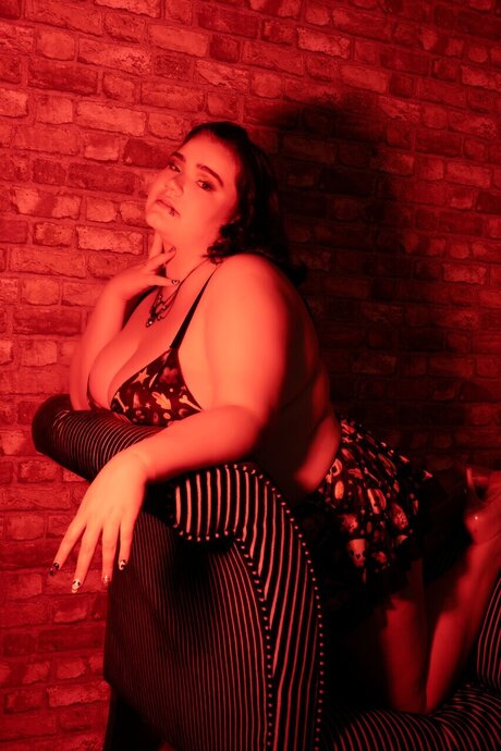 Queenie s Curves hübsche erotische galerien