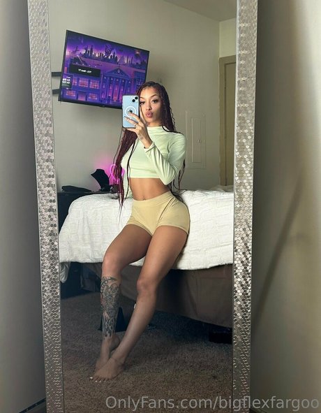 bigflexfargoo erotische schöne bild