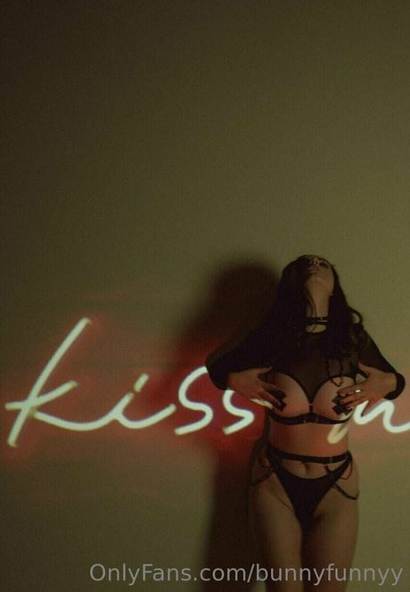 pssy bunny schauspielerin nacktheit galerien