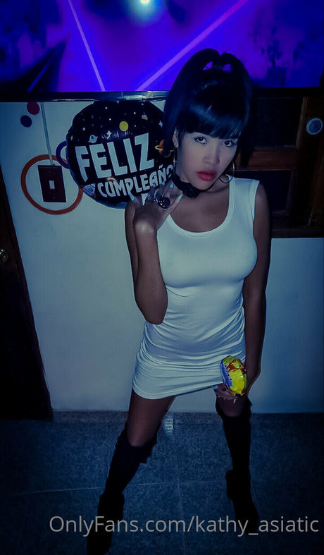 kathy asiatic erotische perfekte bilder