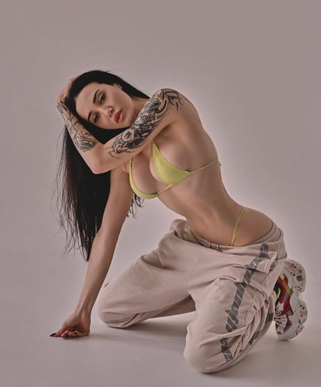 Dasha Doshik schöne nacktheit galerie