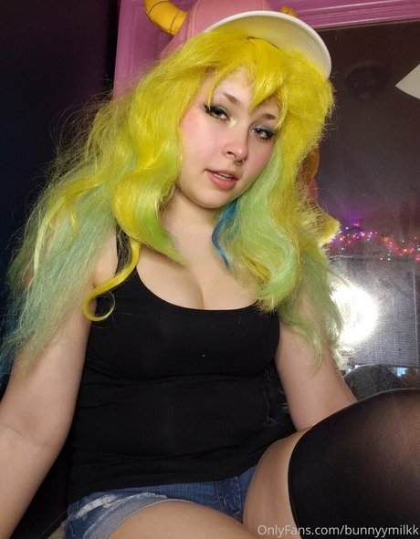 bunnyymilkk nackt erwachsene bild