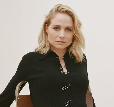 Niamh Algar sexy perfekte bilder