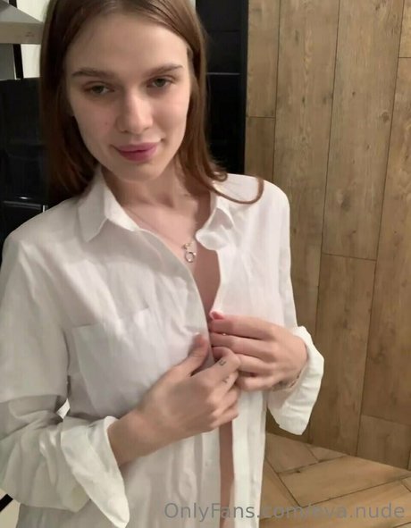 eva nude11 xxx foto