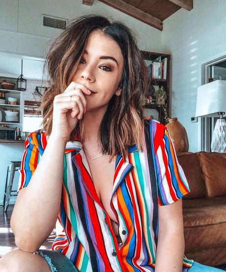 Jillian Rose Reed model hd galerien