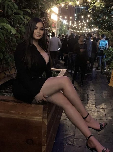 Nurse Jazz pornostar nackt bild