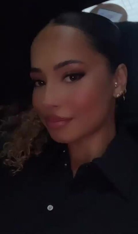 Amber Gill erotische erwachsene foto