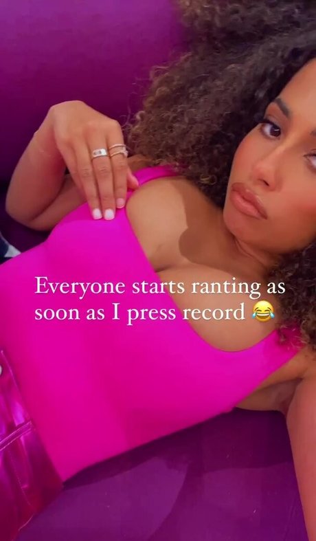 Amber Gill porno schöne bild