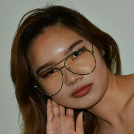 onlysg model nackt bild