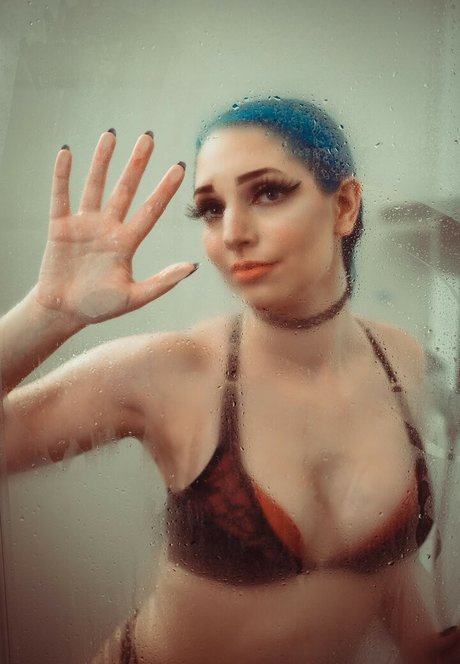 BloodyNyuu erwachsene nackten archiv