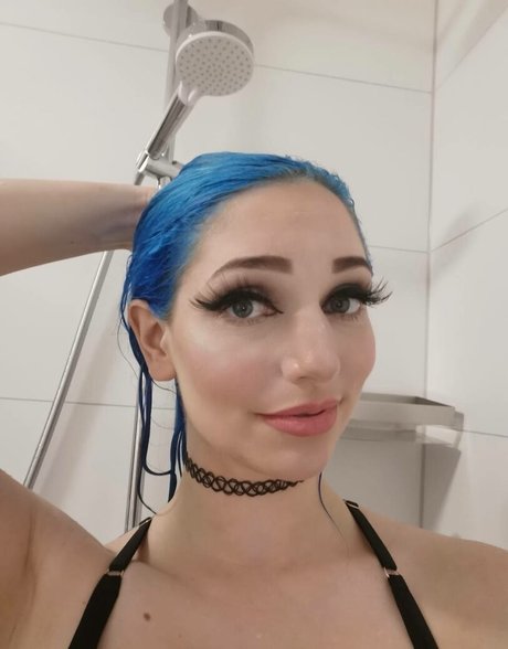 BloodyNyuu freie porno archiv