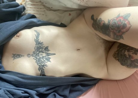 rothaarige dünne onlyfans exklusive kunst galerien