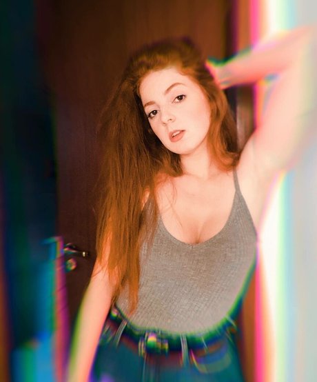 Mai Purper top pornografische foto