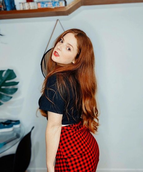 Mai Purper schöne fotos