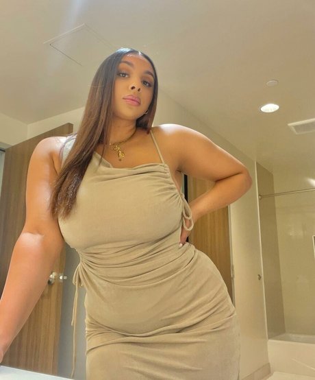 naiyah rosen33 erotische nacktheit foto