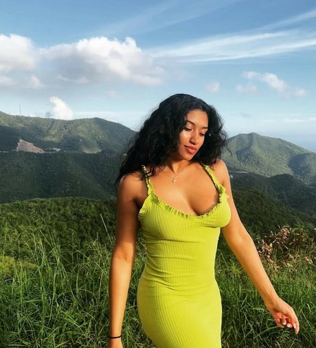 Tamia J schöne nackten bilder