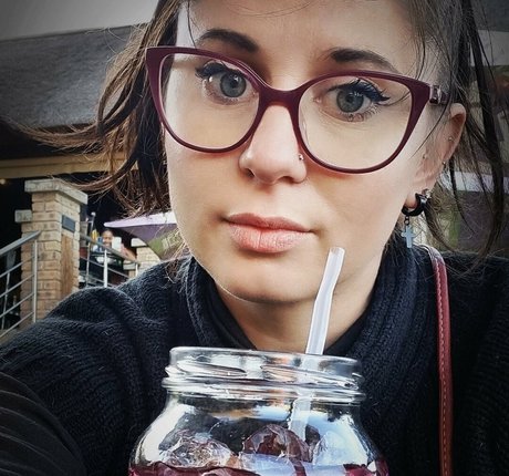 Nadia Bratke nacktheit exklusive bilder