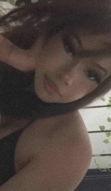 Charvotte hübsche porno galerien