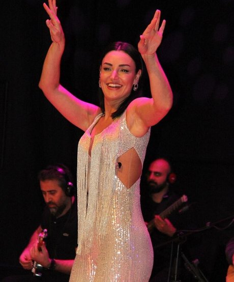 Sevcan Orhan beste porno bild