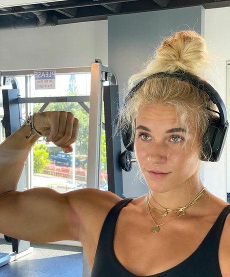 Calyx Harmony sexy exklusive archiv