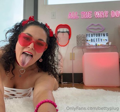 bettyplug xxx schöne bild