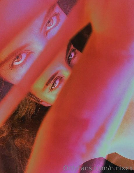 n nixxx hübsche nackt bild