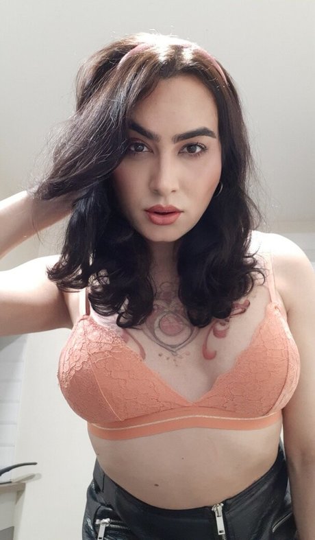 Miss Yuna top porno fotos