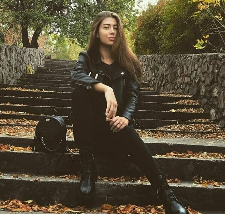 loveyarina top erotische bild