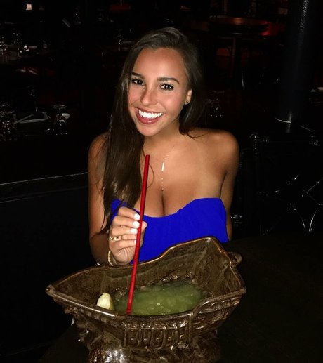 Faryn Corey sex foto