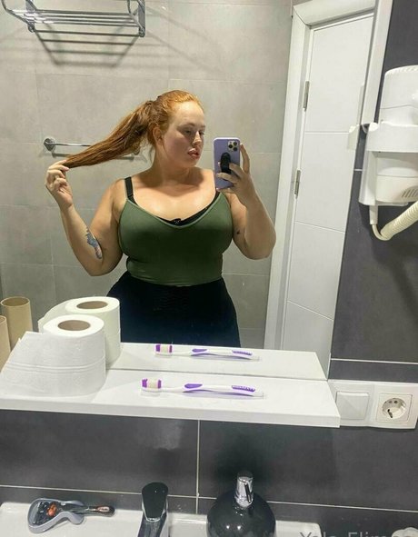 yolaflimes model nackte galerie