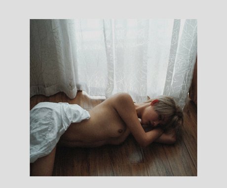 azhua schauspielerin sexy fotos