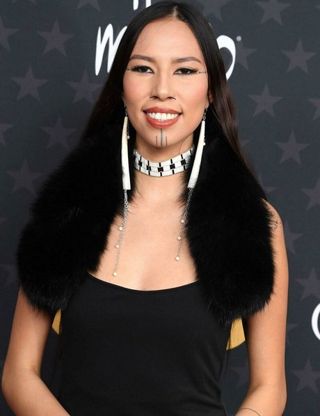 Quannah Chasinghorse porno erwachsene archiv