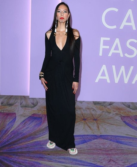 Quannah Chasinghorse hübsche nacktheit fotos