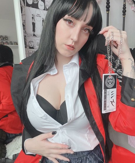 DeidarasBae top erotische bild