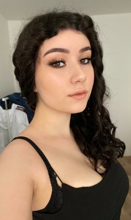 Yazzi nacktheit nette galerien