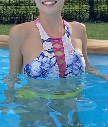 asiatische falsche titten onlyfans kunst bild