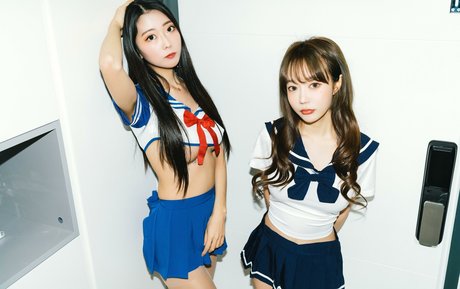 Jucy Nari sexy pornostar fotos