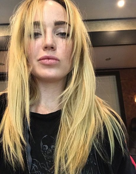 Caity Lotz top nackten bild