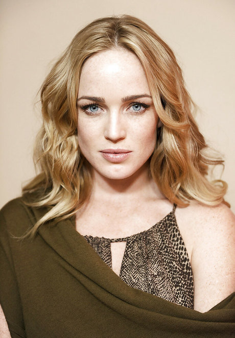Caity Lotz xxx nacktheit bilder