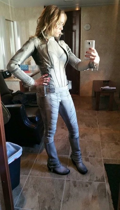 Caity Lotz xxx beste bild