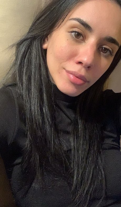 flugbegleiterin onlyfans kunst nackte fotos