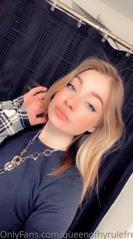 queenofhyrulefree sexy top bild