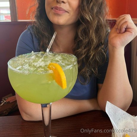 ccole479 schauspielerin perfekte bilder