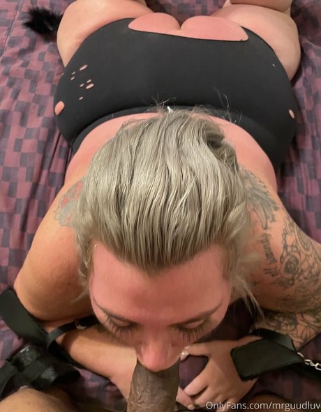 mrguudluv sexy akt archiv