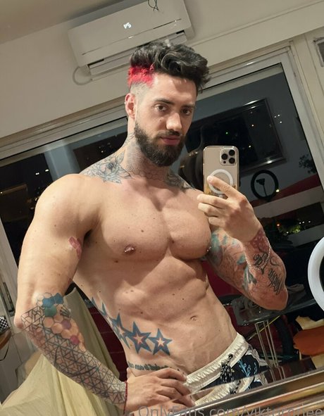 viktoronee nackt akt fotos