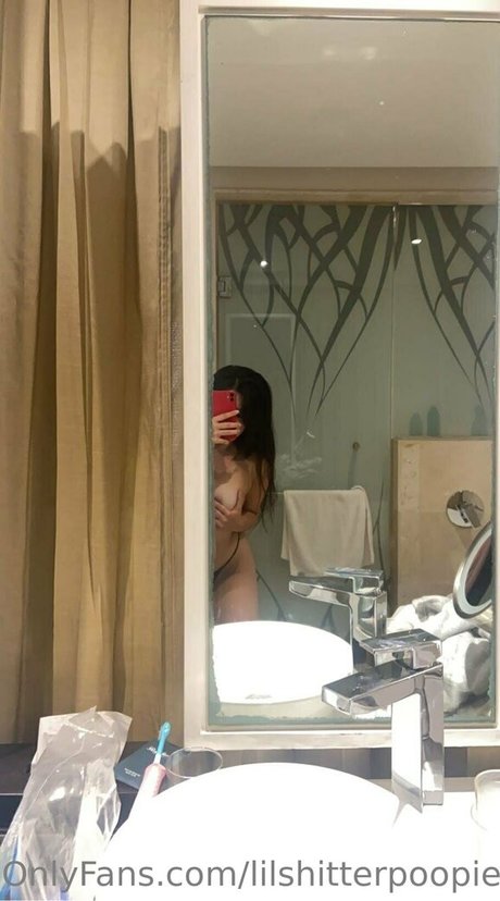 lilshitterpoopie model nackte bild