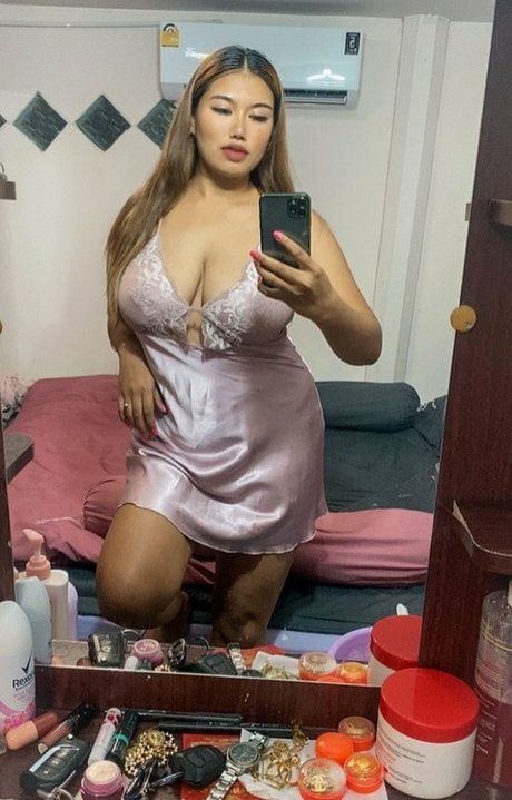 Thanaporn schöne nackte bilder