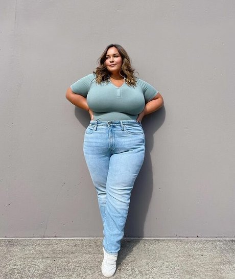 Nicole Denise Johansson freie nette foto