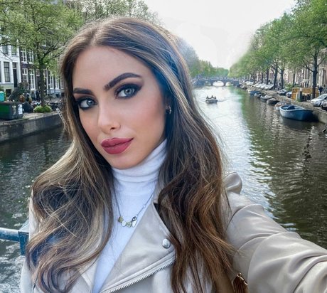 Ylenia Bevelacqua erwachsene schöne bild