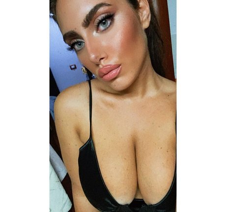 Ylenia Bevelacqua porno heiße bild